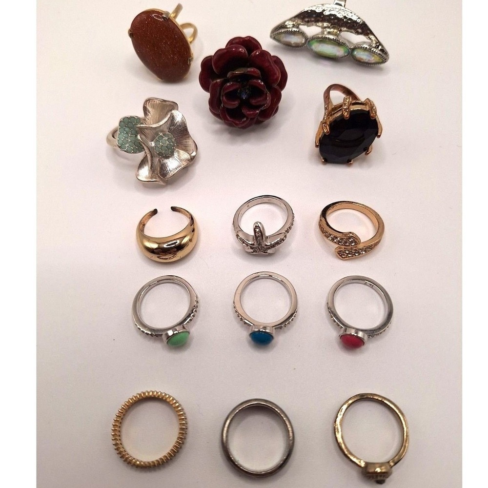 Vintage lot of 15 rings rhinestones enamel cabochons various sizes tone